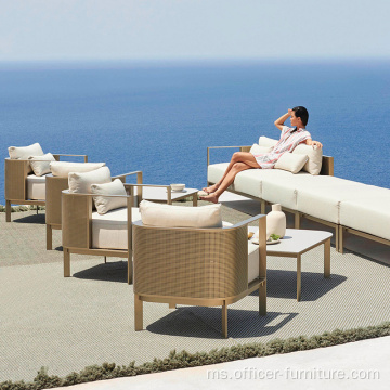 Kombinasi sofa balkoni pelindung matahari di luar kalis air